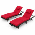 Ensemble de 2 chaises longues en rotin avec coussins rouges